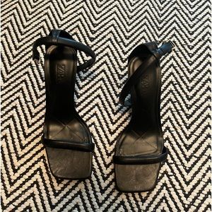Zara Black Strappy Sandal Heels Sz 35
